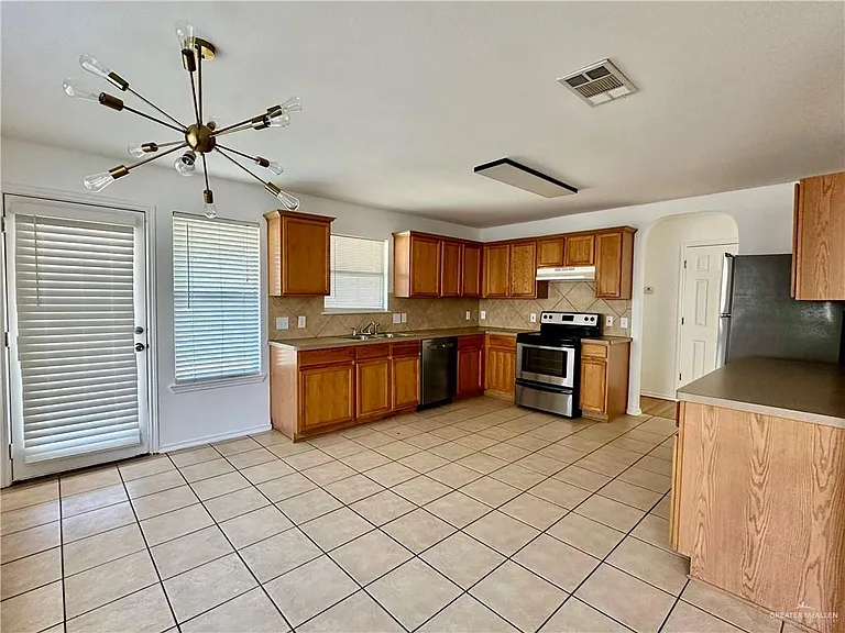 3304 San Fabian St — Photo 7