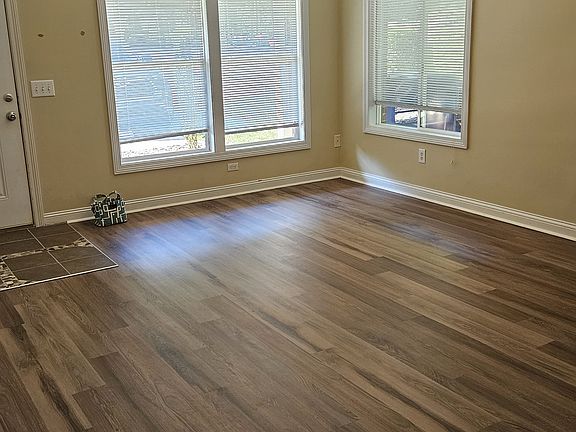 4th image of 114 Hill Ave