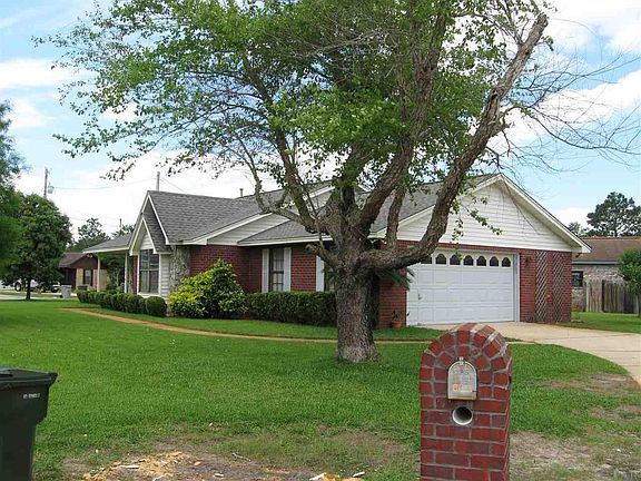 3rd image of 809 Christian Dr