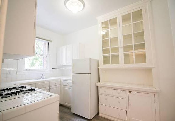 3rd image of 2 Guerrero St #102
