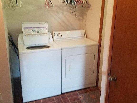 5th image of 514 Kanawha Ave E