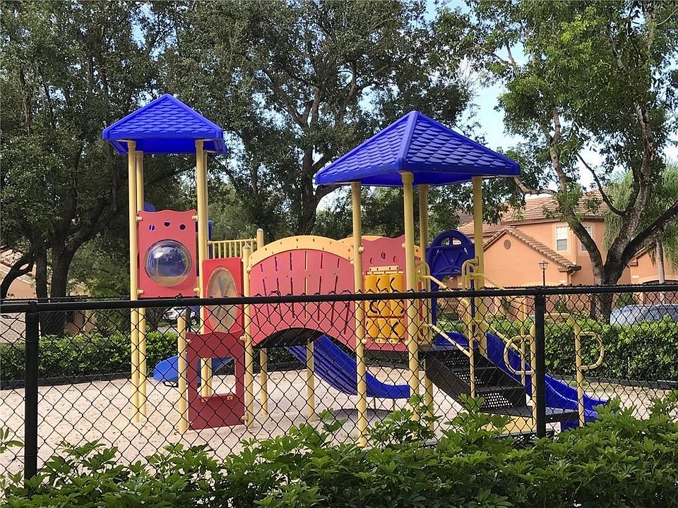 2nd image of 1470 Barcelona Way