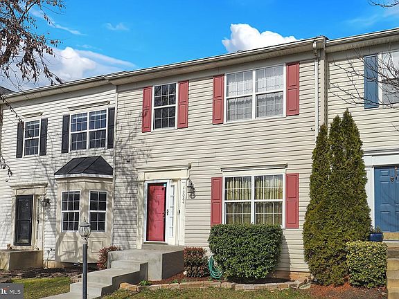 2nd image of 43084 Candlewick Sq