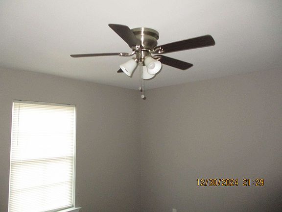 3rd image of 115 Twelve Oaks Ct