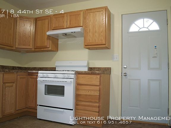 4th image of 2718 44th St SE APT 4