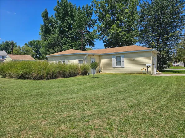 1233 Madison Ave, Wood River, IL 62095