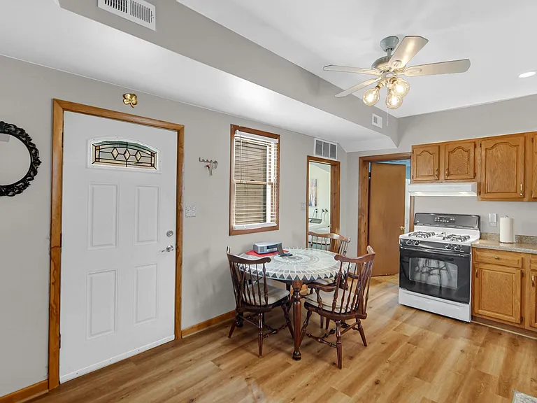 6516 Lyman Ave — Photo 5