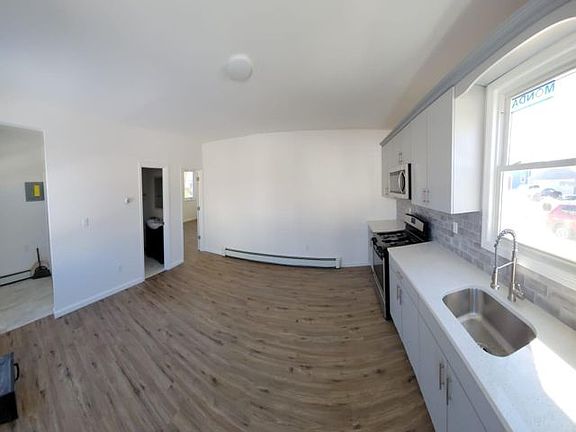 3rd image of 83 Kraemer St Unit 2