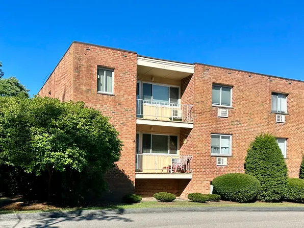 65 Westridge Road #E12, New London, CT 06320
