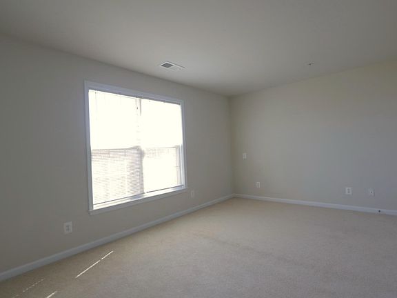 4th image of 18619 Woodgate Pl