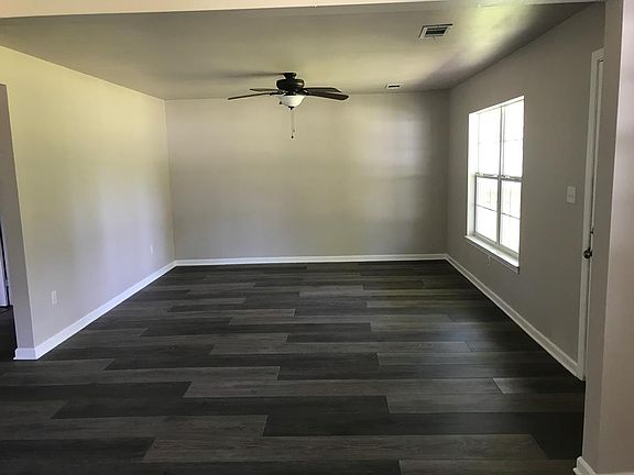 3rd image of 78 Oak Dr