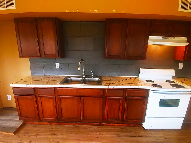 2112 Family Ln #C — Photo 30