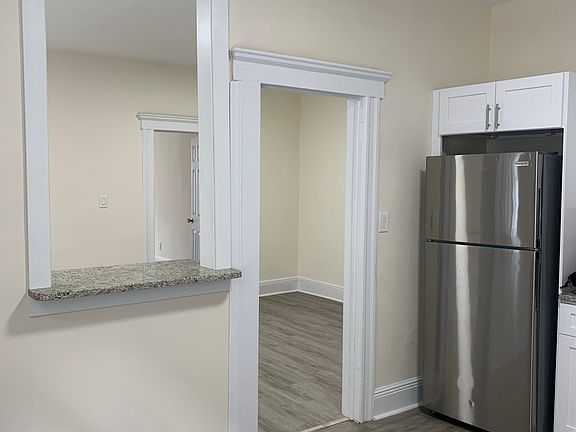 3rd image of 334 Bloomfield Ave #6