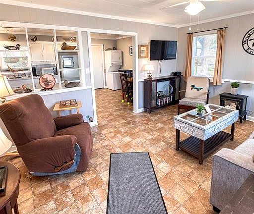 3rd image of 135 Greene Rd #118