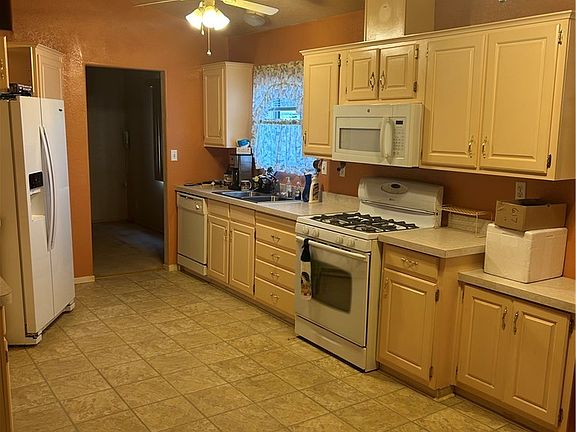 4th image of 163 Trailzend Ave
