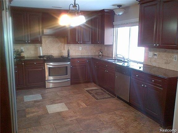 2nd image of 5304 W Briarcliff Knoll Dr