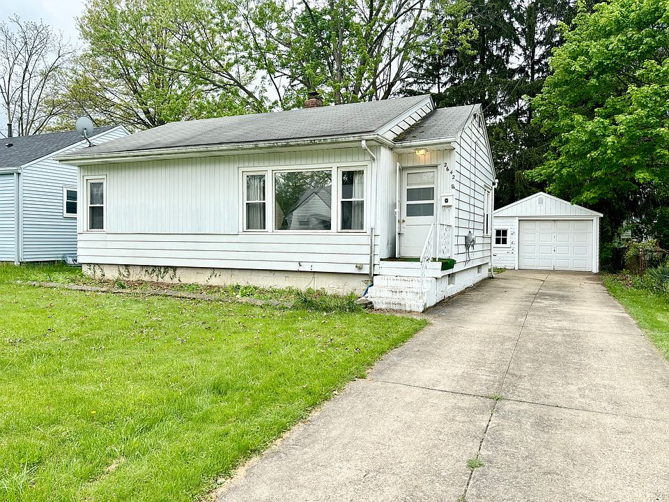 1st image of 2642 8th St