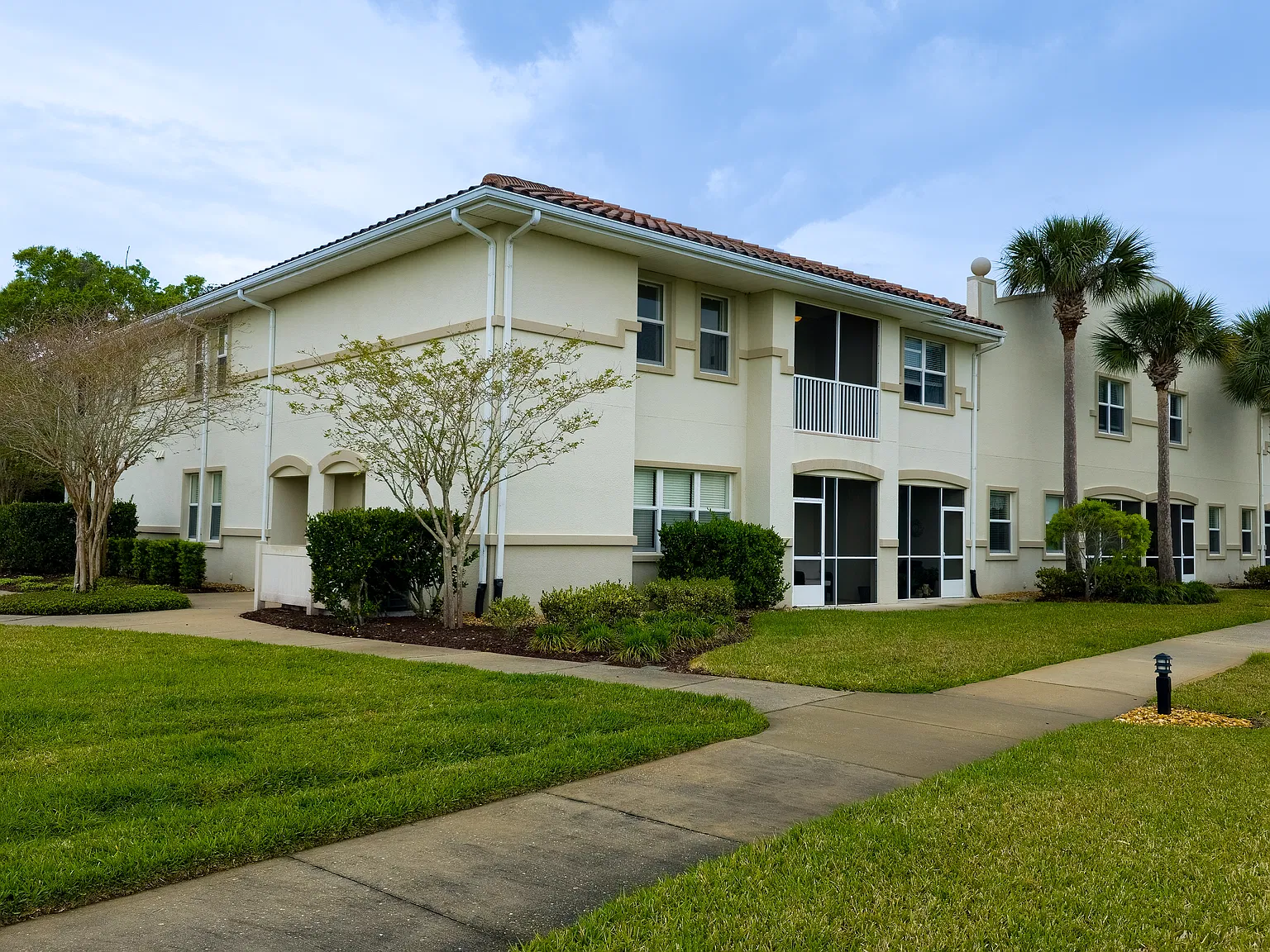 3 bed, 1461 sqft, $2,200 — Photo 2