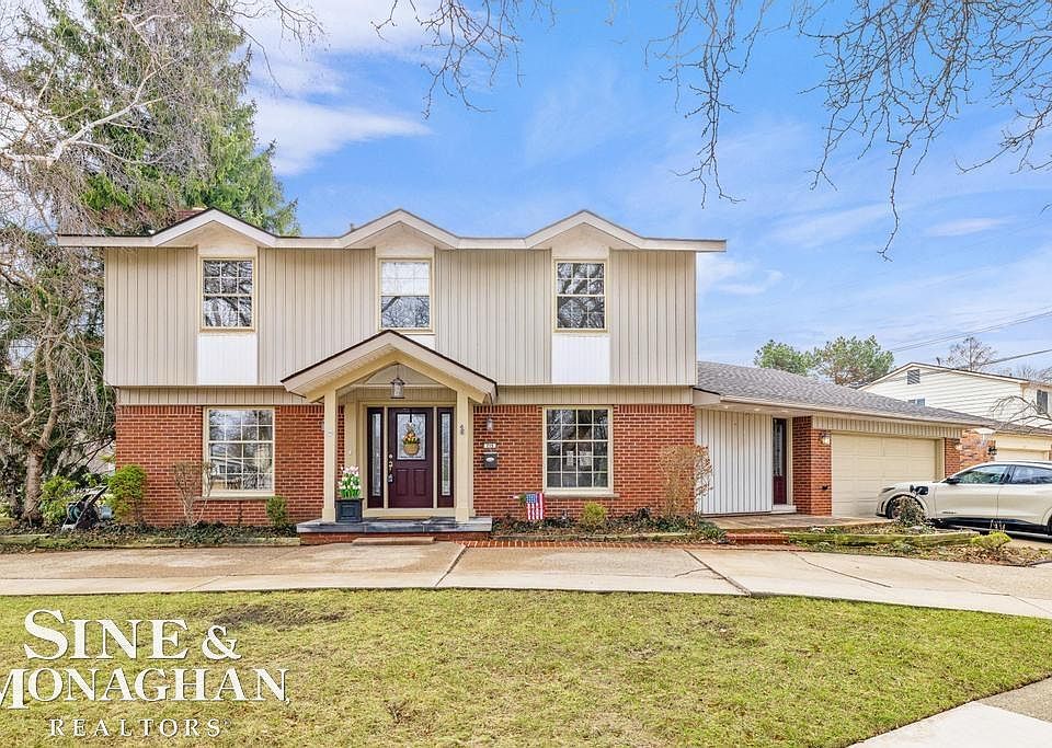 1st image of 715 Pear Tree Ln