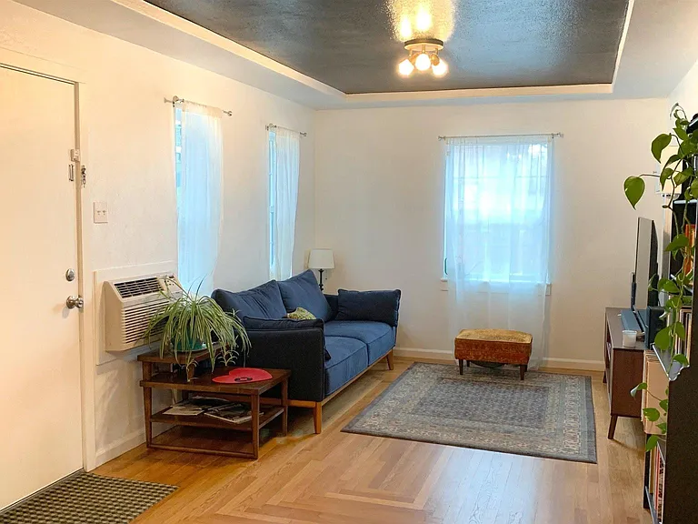 124 Caliente St #124 — Photo 6
