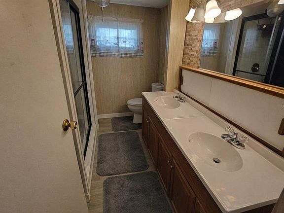 3rd image of 1600 N Old Coachman Rd #806
