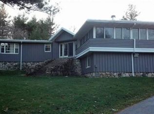 521 Blackstrap Rd, Falmouth, ME 04105