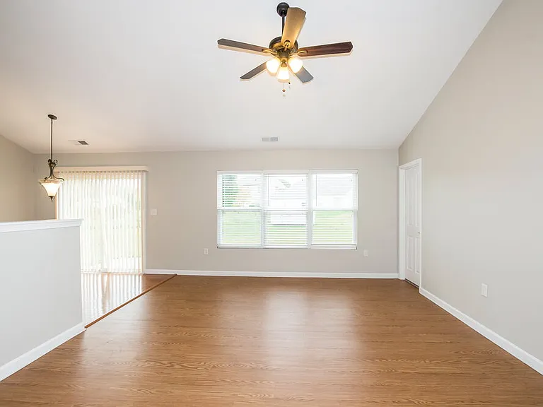 10013 Green Hedge Ave — Photo 2