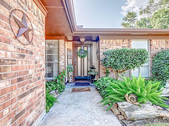 4th image of 3107 Woodstone Dr