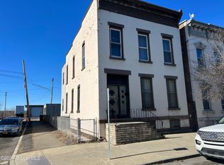 453 1st St, Troy, NY 12180
