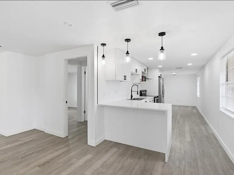 1723 E Idell St — Photo 5