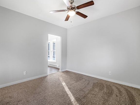 3rd image of 616 Superior St