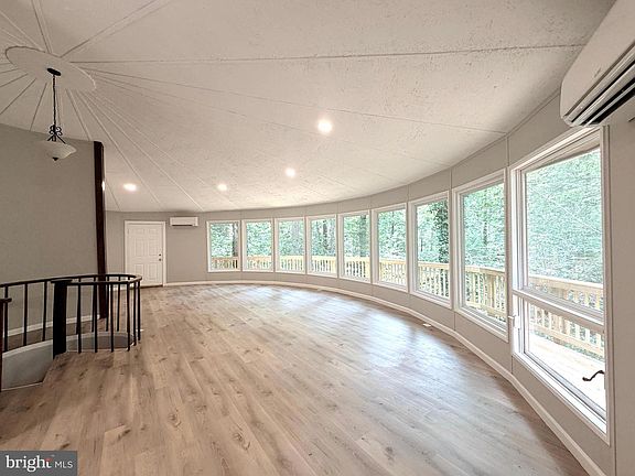 4th image of 8133 Counselor Rd