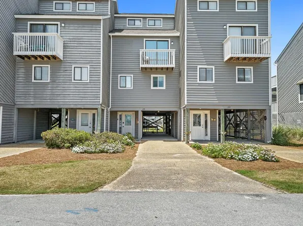 135 Parkside Cir, Pt Saint Joe, FL 32456