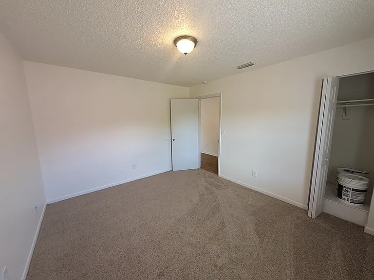 607 Kansas Ave — Photo 6