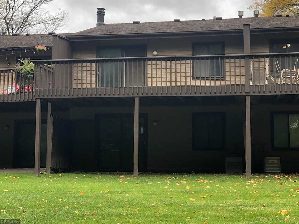 2nd image of 440 W Eagle Lake Dr