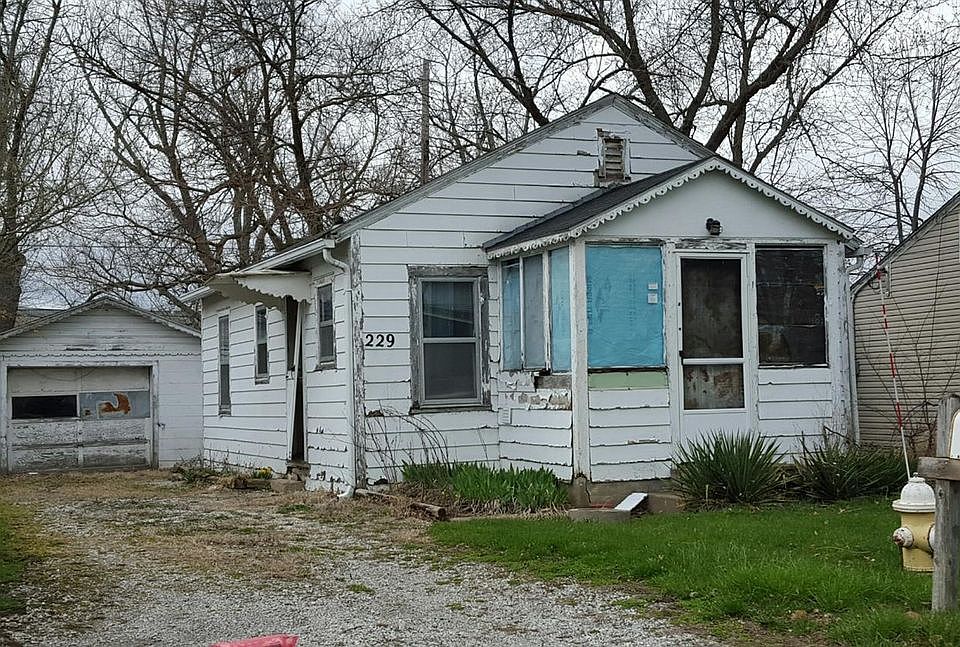 1st image of 229 Atwood Pl