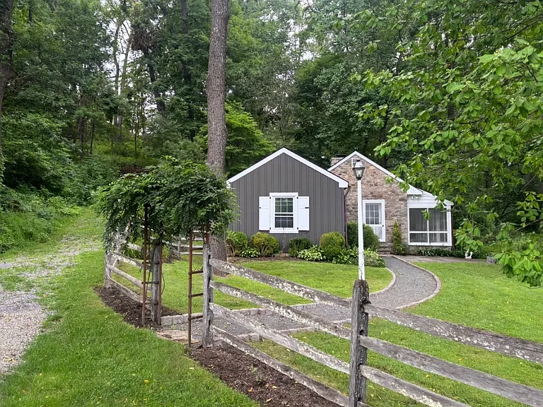 Creekside Dr — Photo 8