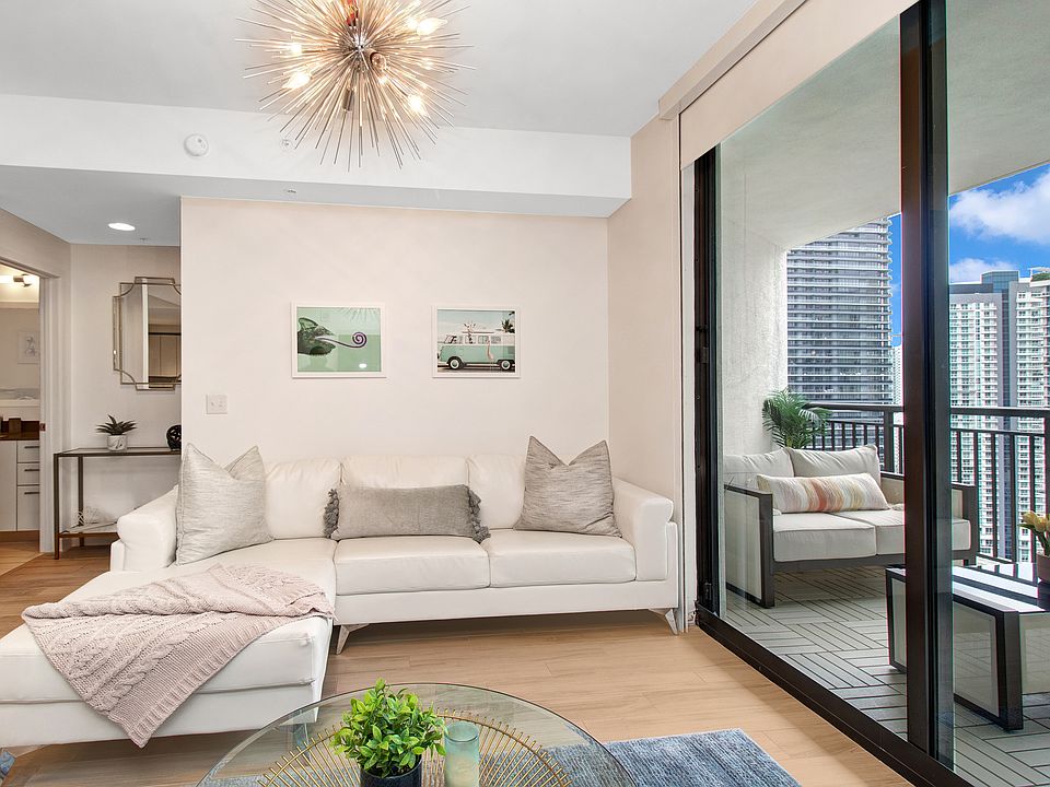 1st image of 999 SW 1st Ave #33