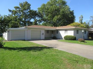 425 N 10th St, Hamilton, IL 62341