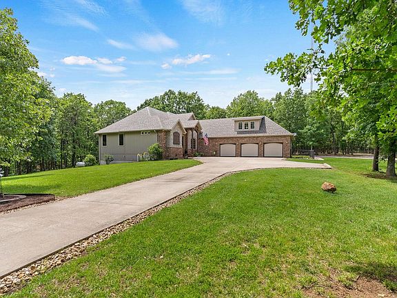 4th image of 320 Ridgecrest Drive
