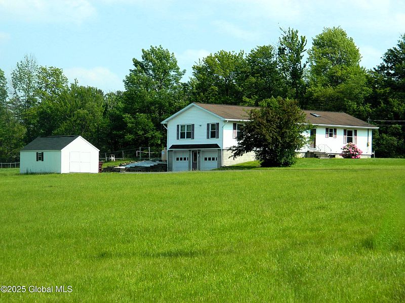 4th image of 1249 Gallupville Road