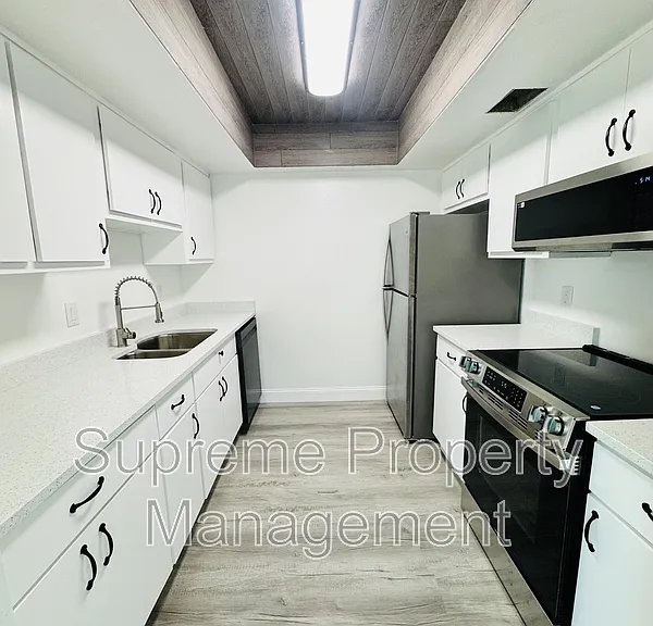 3154 Pine Tree Ave #2 — Photo 2