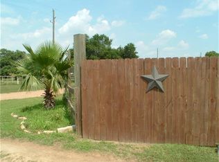 369 Schultz Rd S, Sealy, TX 77474