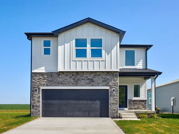 1069 NW Macarthur Ln, Waukee, IA 50263