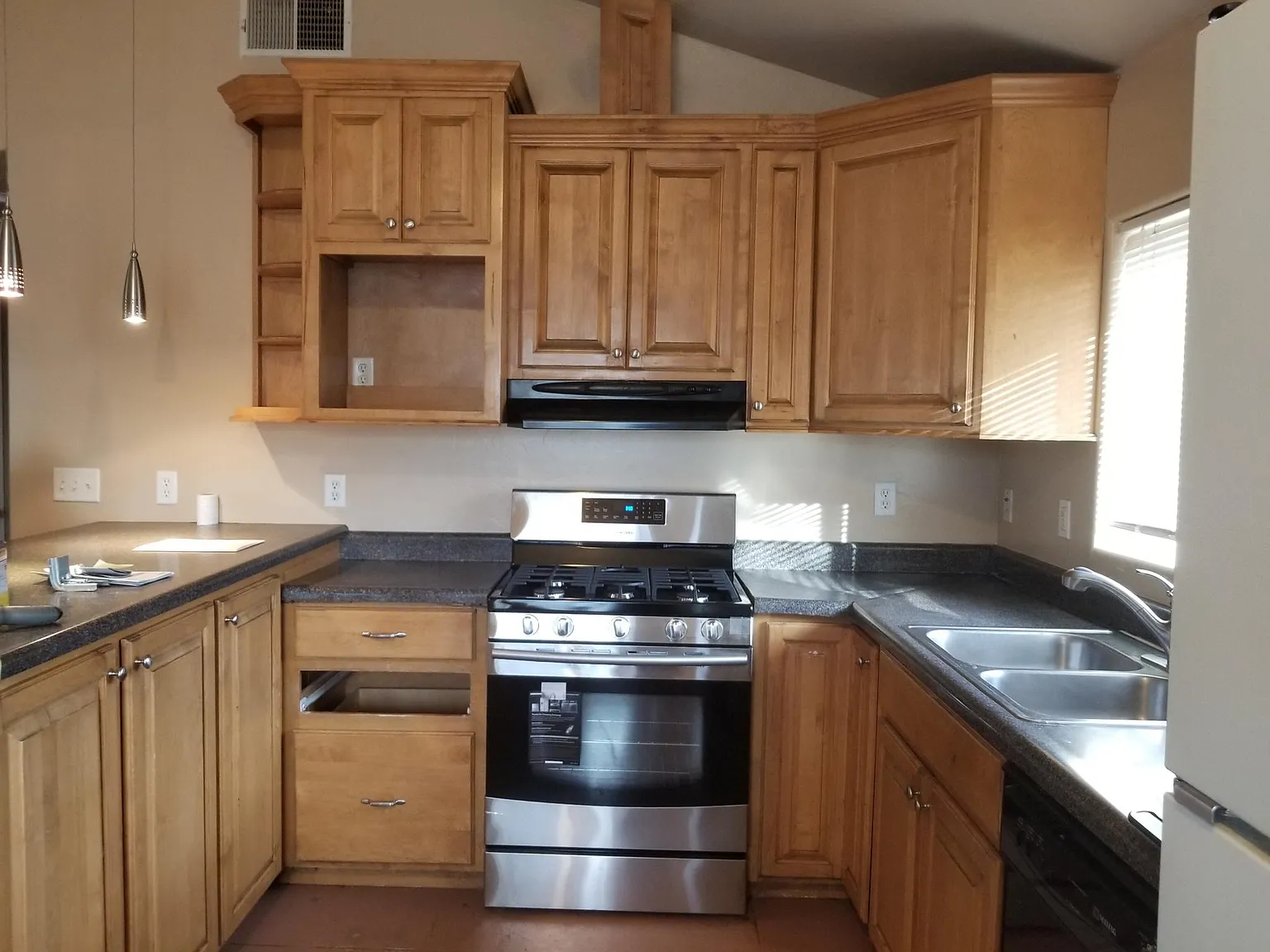 4 bed, 1700 sqft, $1,600 — Photo 3