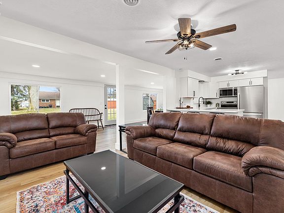 5th image of 2718 W 37th St