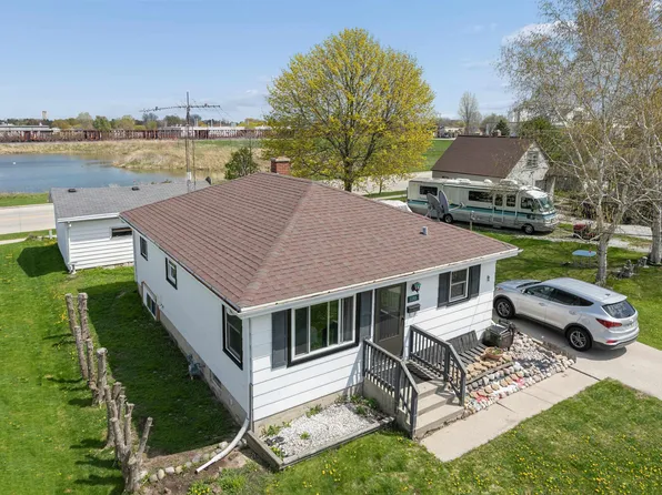 1311 S 31st St, Manitowoc, WI 54220