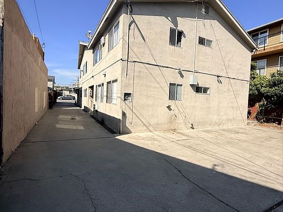 4th image of 3218 E Wilton St APT 2