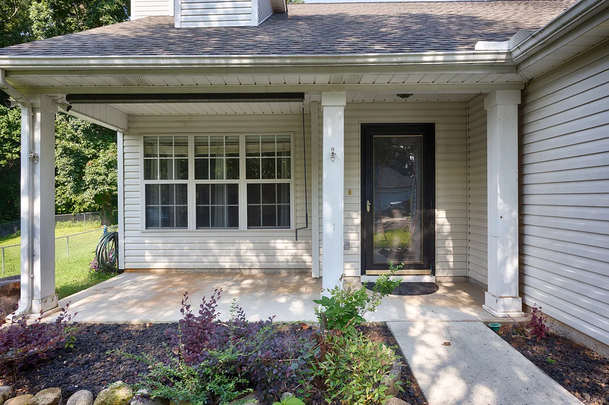 3 bed, 2.5 bath, 1641 sqft, $1,850 — Photo 4
