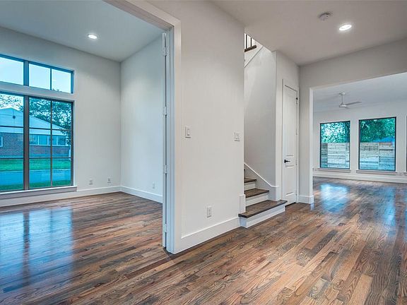 5th image of 504 Parkhurst Dr